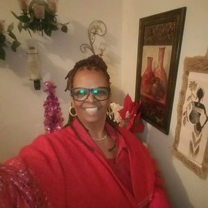 Meet your Posher, Evelyn r